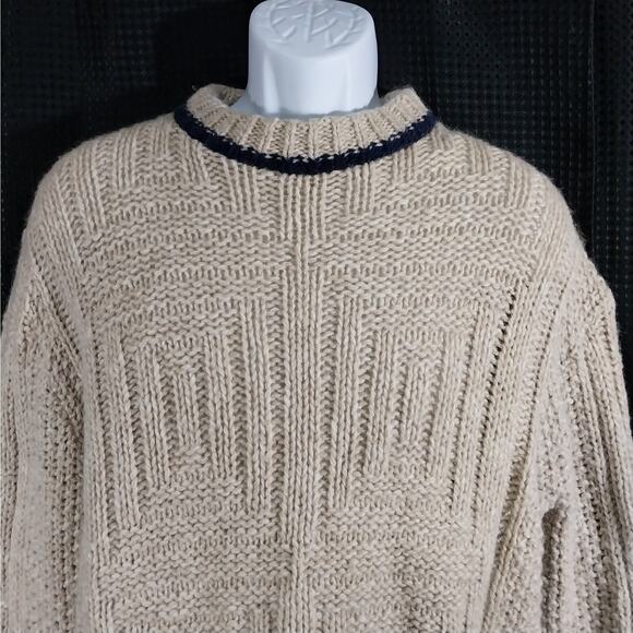 VAN HEUSEN! GORGEOUS TAN BEIGE W/BLUE TRIM FINE WOOL FISHERMAN',S SWEATER! SZ M - Picture 3 of 9
